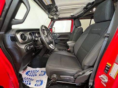 Used 2022 Jeep Wrangler Unlimited Sahara w/ Cold Weather Group image 4