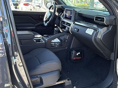 Used 2025 Toyota Tacoma SR5 image 11
