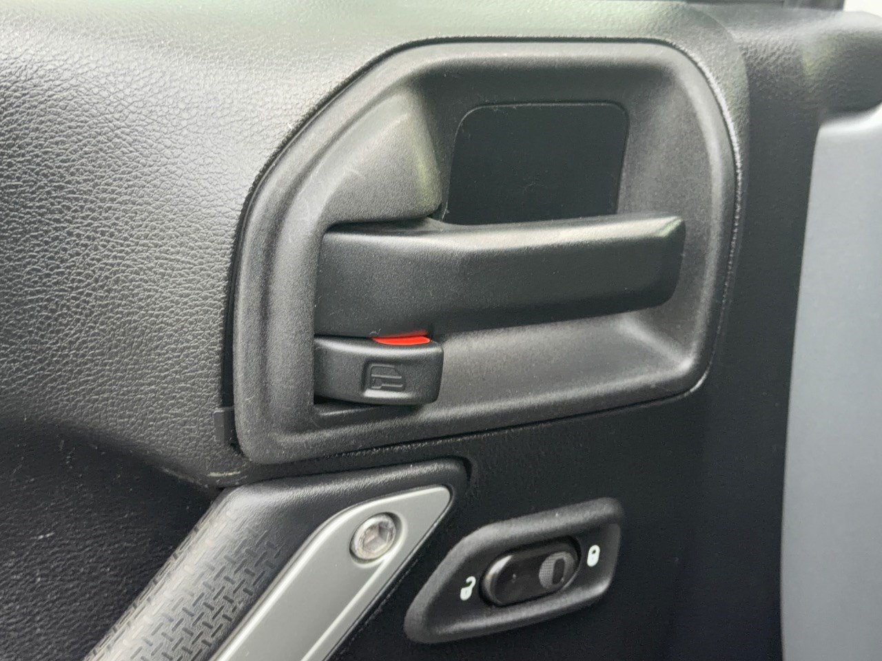 Used 2015 Jeep Wrangler Unlimited Rubicon AWD/4WD image 15