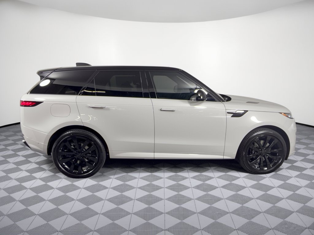 New 2027 Land Rover Range Rover Sport Dynamic SE AWD/4WD image 8