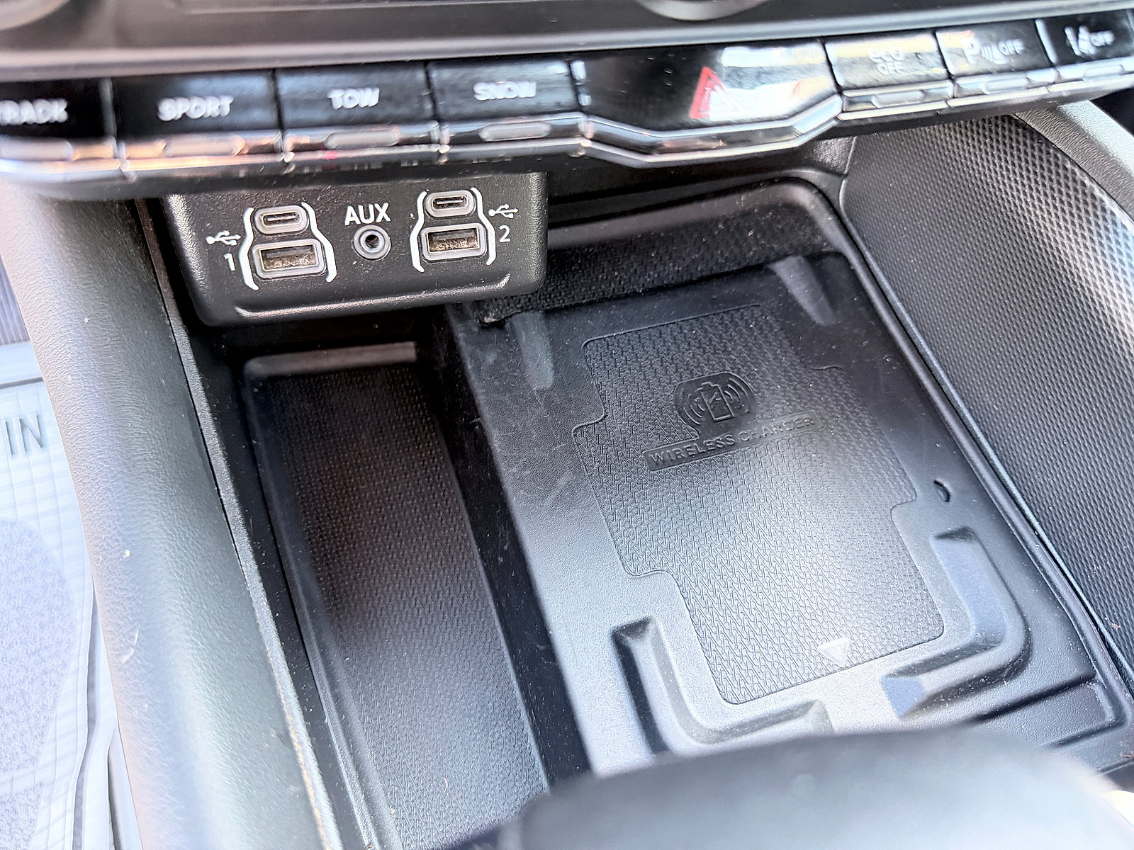 Used 2022 Dodge Durango R/T w/ Tow 'N Go Package AWD/4WD image 33