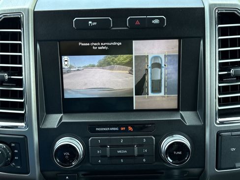 Used 2015 Ford F150 Platinum w/ Equipment Group 701A Luxury AWD/4WD image 29