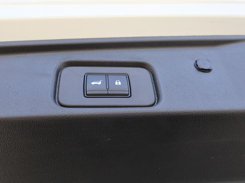 Used 2024 Nissan Pathfinder SL image 20