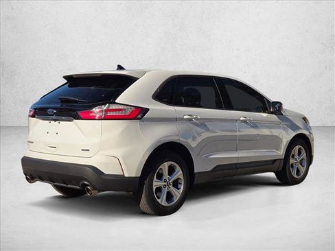 Used 2019 Ford Edge SE image 5