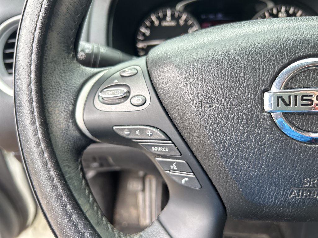 Used 2020 Nissan Pathfinder SV AWD/4WD image 18