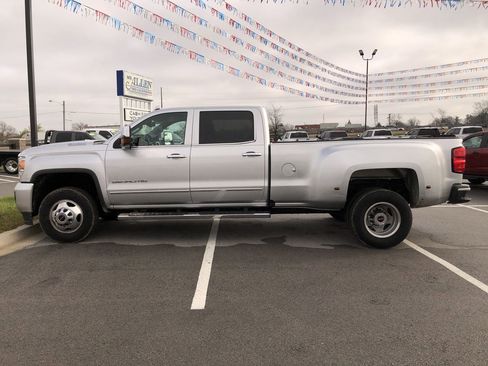 Used 2019 GMC Sierra 3500 Denali w/ Duramax Plus Package image 3