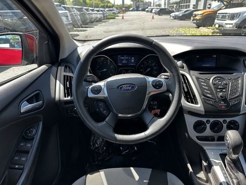 Used 2014 Ford Focus SE w/ SE Sport Package FWD image 14