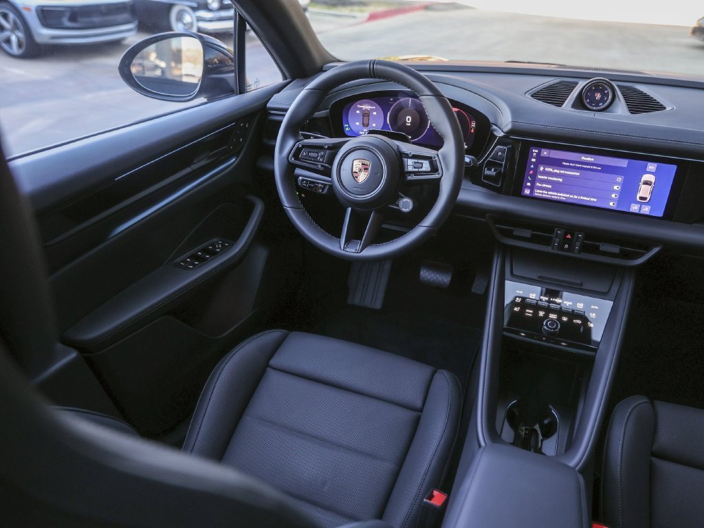 Certified 2026 Porsche Macan Electric RWD image 34