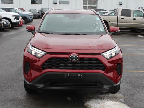 Used 2024 Toyota RAV4 XLE w/ Convenience Package image 2