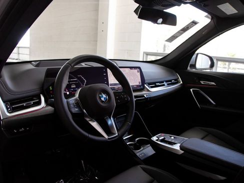 Certified 2025 BMW X1 xDrive28i w/ Technology Package image 15