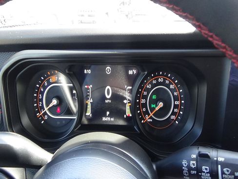 Used 2024 Jeep Wrangler Unlimited Rubicon w/ Convenience Group AWD/4WD image 24