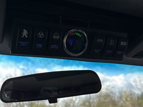 Used 2008 Jeep Wrangler Unlimited Rubicon w/ Dual Top Group image 30