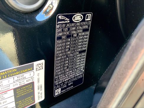 New 2026 Land Rover Range Rover Velar Dynamic SE image 12