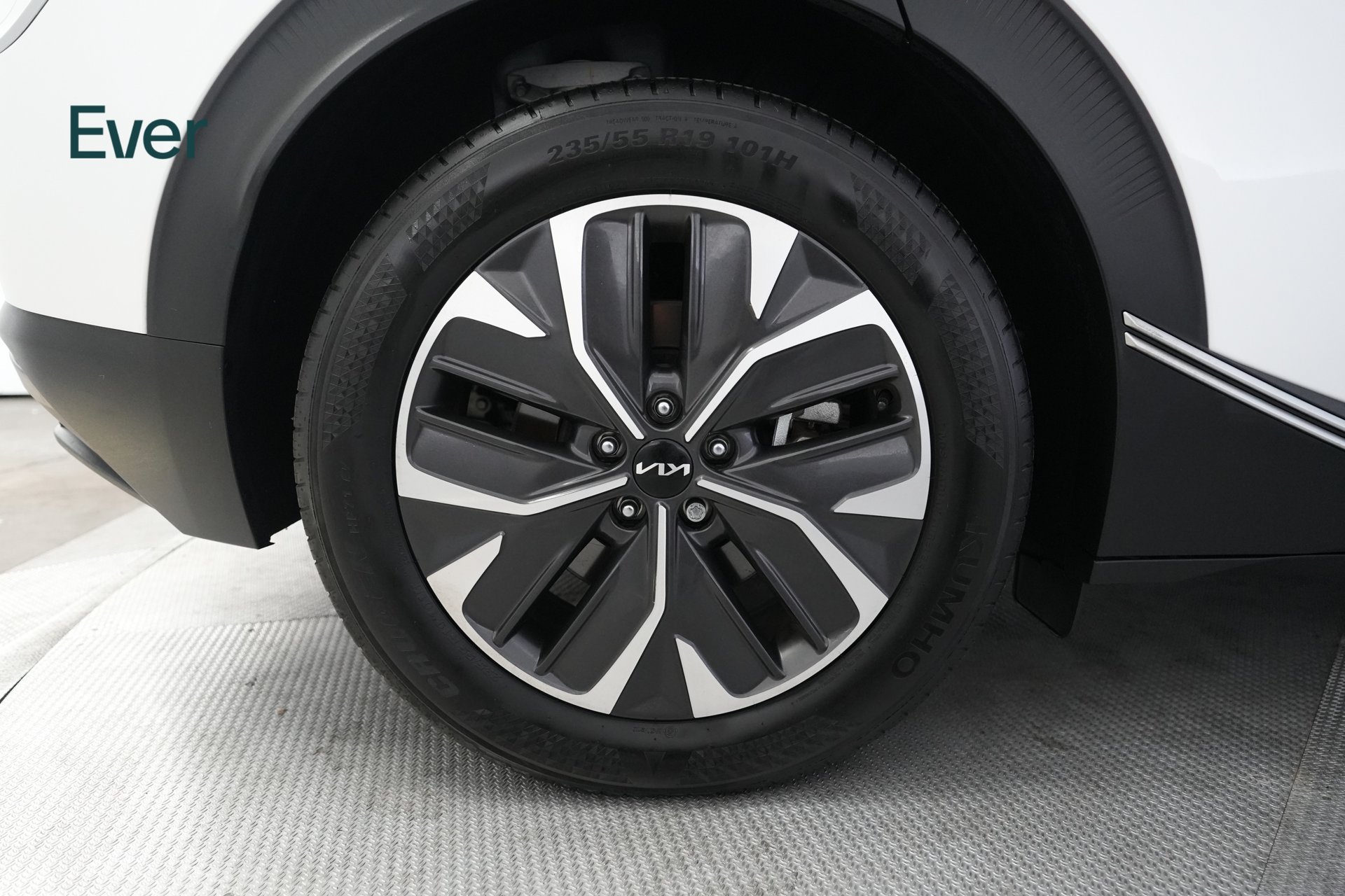 Used 2024 Kia EV6 Light RWD image 21