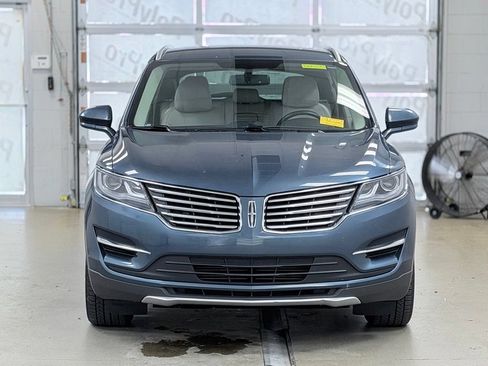 Used 2018 Lincoln MKC Premiere FWD image 2