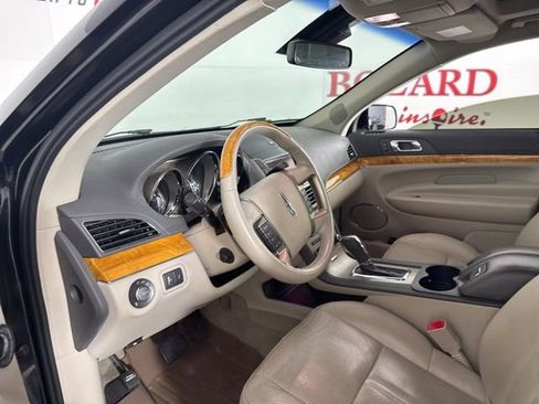 Used 2011 Lincoln MKT 2WD w/ 101A Rapid Spec Order Code image 12