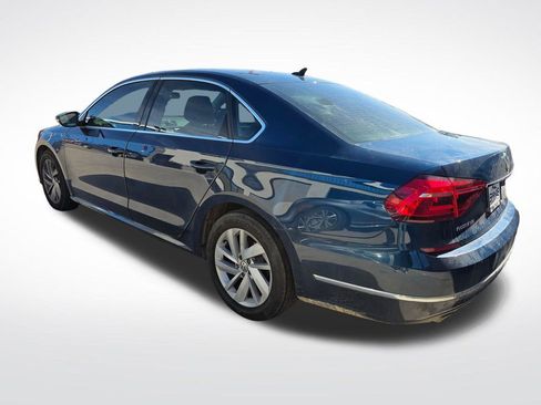 Used 2018 Volkswagen Passat 2.0T SE FWD image 7
