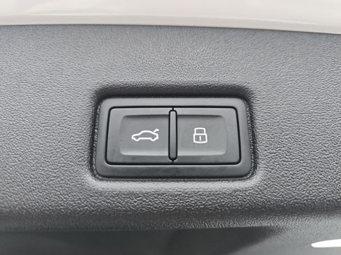 New 2025 Audi Q5 Premium image 18