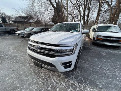 Used 2024 Ford Expedition Max Limited image 3