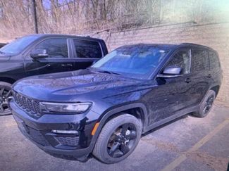 Used 2023 Jeep Grand Cherokee Limited w/ Black Appearance Package video 2
