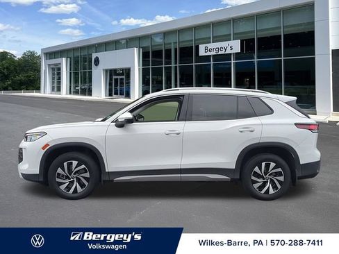 Used 2025 Volkswagen Tiguan S AWD/4WD image 9