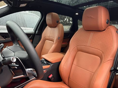 Used 2026 Jaguar F-PACE R-Dynamic S image 6