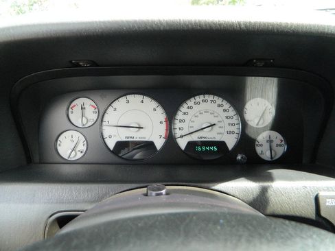 Used 2002 Jeep Grand Cherokee Overland AWD/4WD image 18