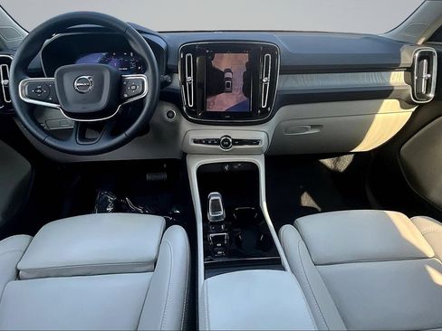 Used 2026 Volvo XC40 B5 Plus AWD/4WD image 8