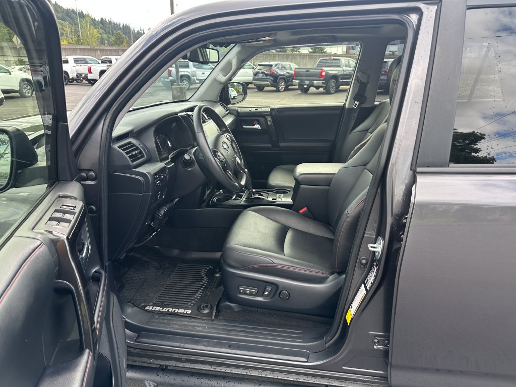 Used 2020 Toyota 4Runner Venture w/ Moonroof Package AWD/4WD image 13