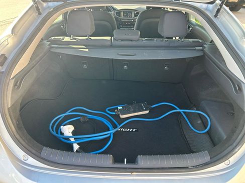Used 2019 Hyundai Ioniq Plug-In Hybrid image 17