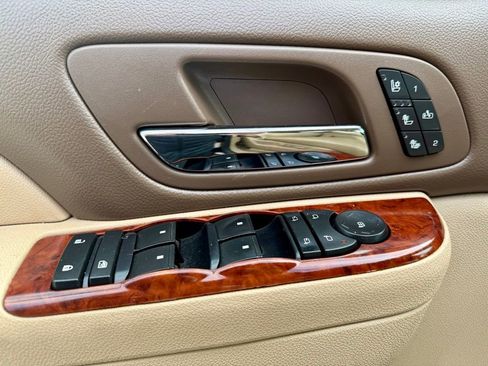 Used 2014 Chevrolet Tahoe LTZ image 25