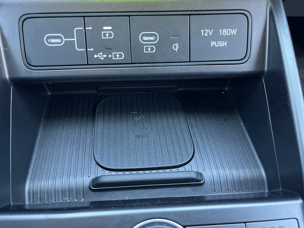 Used 2025 Hyundai Kona Limited AWD/4WD image 29
