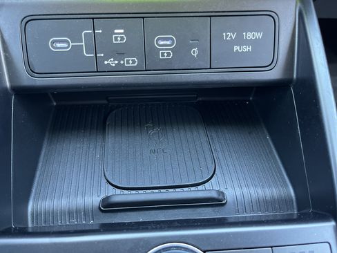 Used 2025 Hyundai Kona Limited AWD/4WD image 29