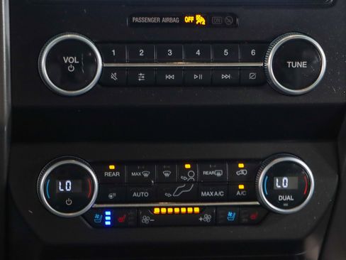 Used 2021 Ford Expedition XLT image 21