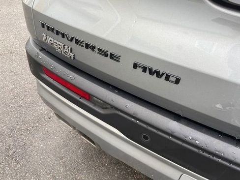 Used 2025 Chevrolet Traverse Z71 image 13