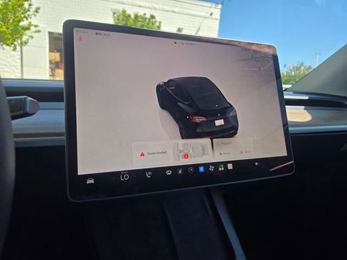 Used 2024 Tesla Model Y Long Range AWD/4WD image 24