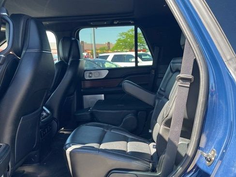 Used 2018 Lincoln Navigator Reserve w/ Technology Package AWD/4WD image 10