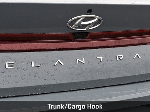 Used 2023 Hyundai Elantra Limited w/ Preferred Accessory Package image 22