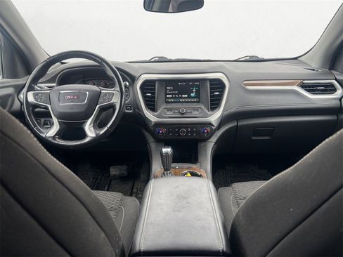 Used 2018 GMC Acadia SLE image 10