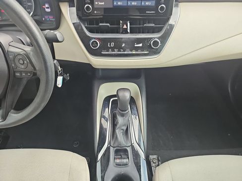 Used 2021 Toyota Corolla LE FWD image 11