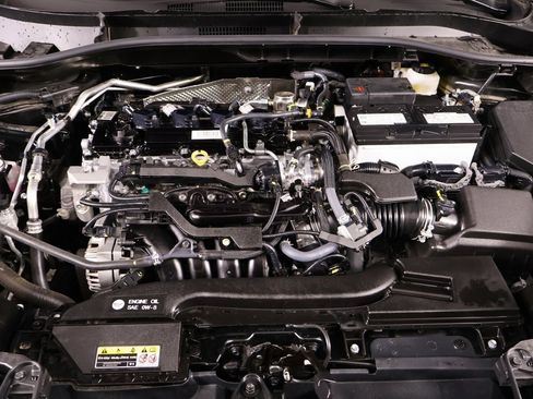 Used 2025 Toyota Corolla Cross XLE image 20