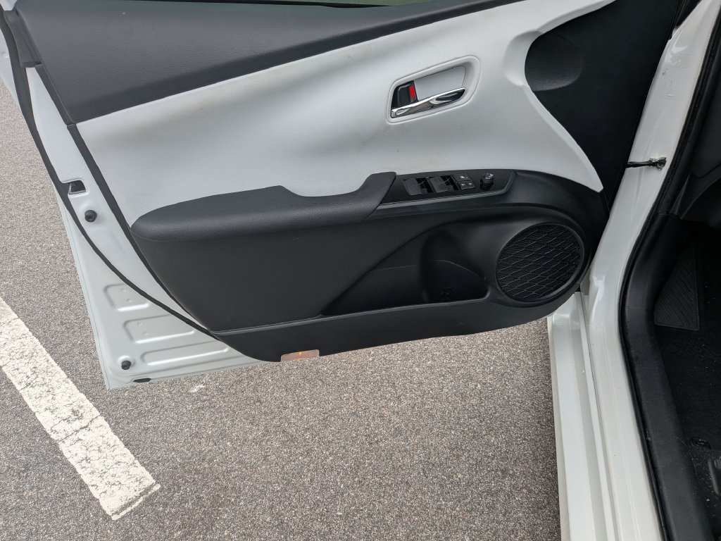 Used 2022 Toyota Prius Limited w/ Premium Convenience Package FWD image 10