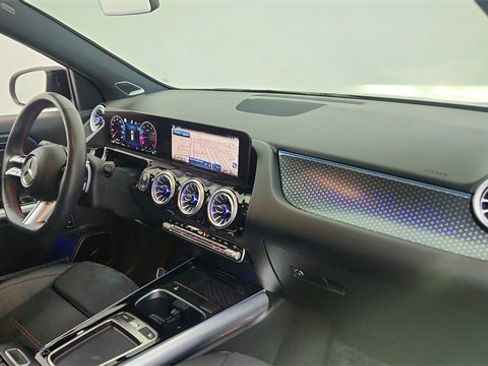 Used 2025 Mercedes-Benz GLA 250 4MATIC image 23