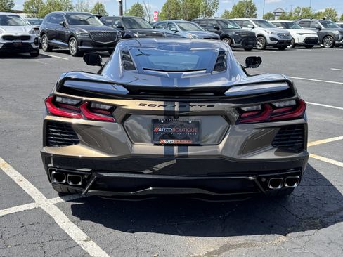 Used 2021 Chevrolet Corvette Stingray Coupe w/ Z51 Performance Package RWD image 11