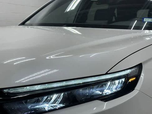 Used 2025 Honda CR-V Sport Touring image 32