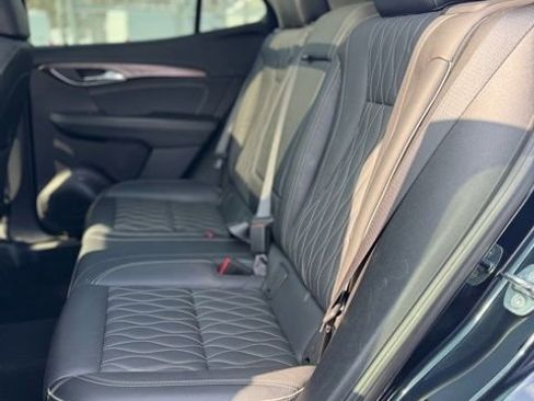 Used 2021 Buick Envision Avenir w/ Technology Package II image 26