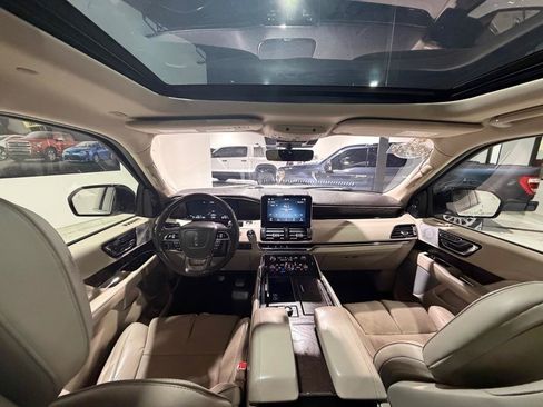 Used 2019 Lincoln Navigator L Reserve AWD/4WD image 22