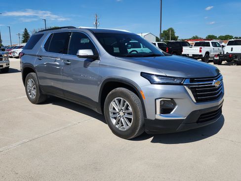 Used 2023 Chevrolet Traverse LT w/ LPO, Floor Liner Package AWD/4WD image 4