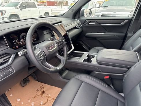Used 2024 GMC Acadia Elevation image 10