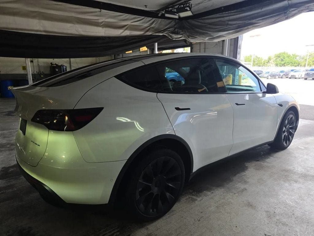 Used 2022 Tesla Model Y Long Range AWD/4WD image 4